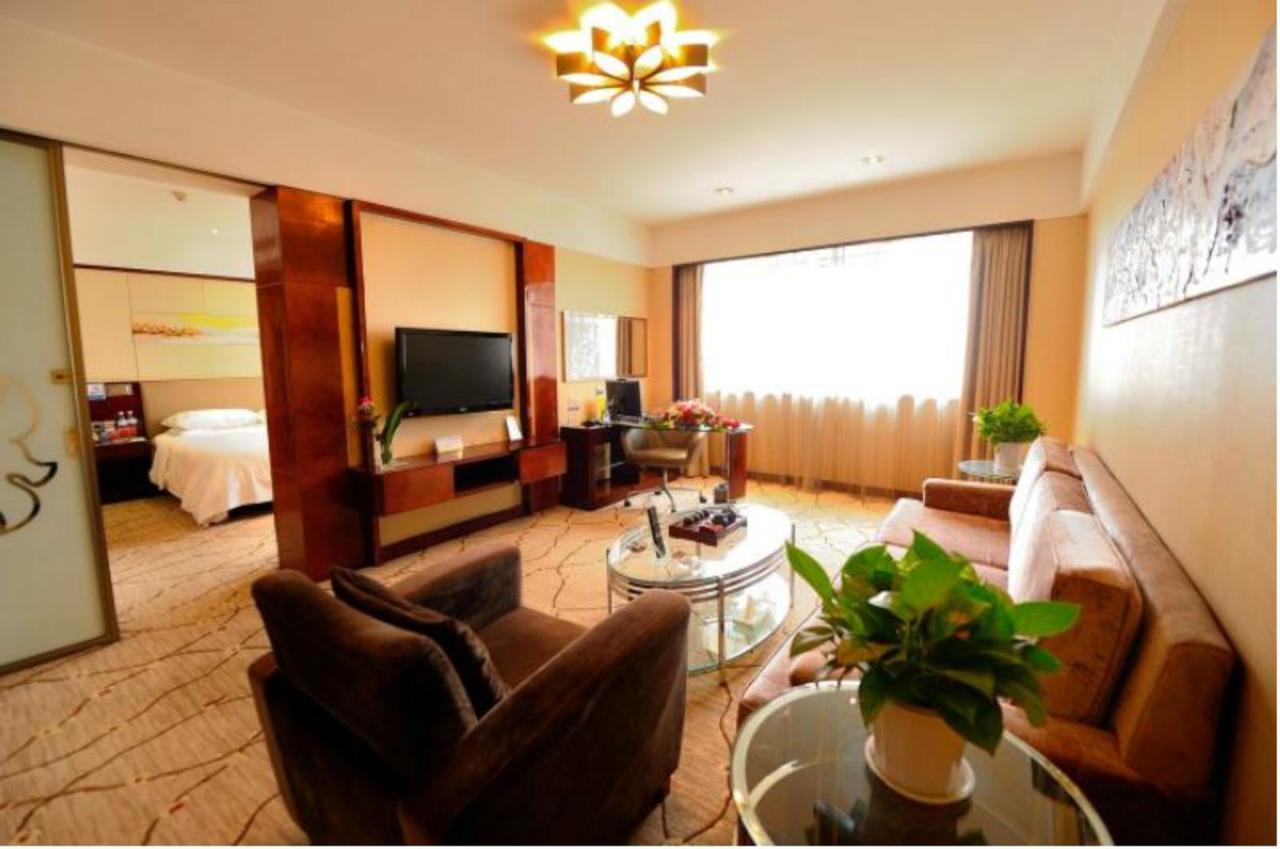 Inzone Garland Hotel Csinan Kültér fotó