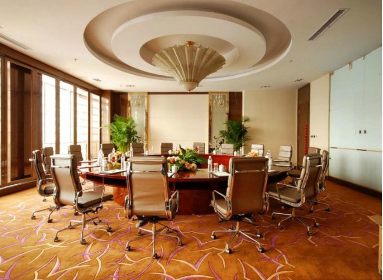 Inzone Garland Hotel Csinan Kültér fotó